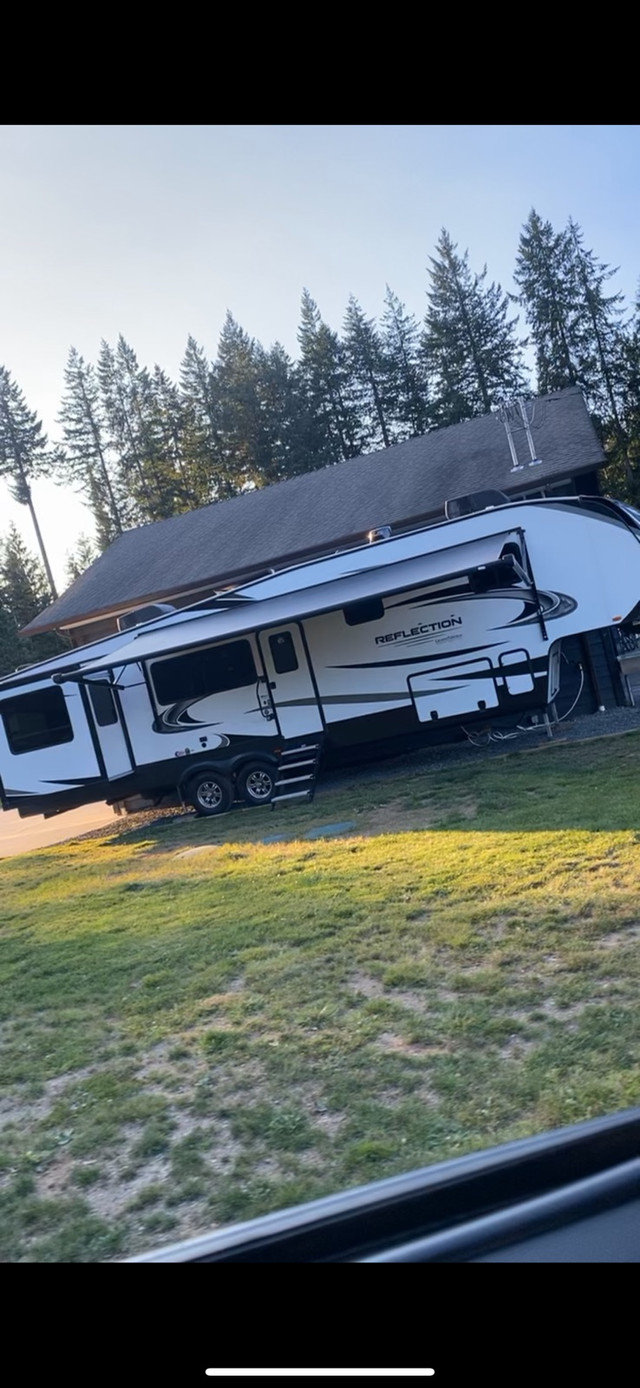 Fithwheel  in Travel Trailers & Campers in Campbell River