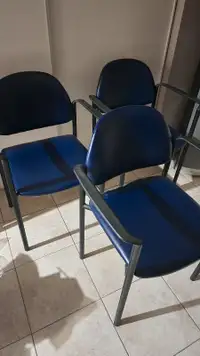 Lot of 3 chairs 