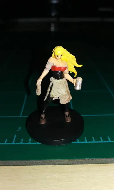 Pathfinder Miniature Rusty Dragon Inn 38 Bartender, View more