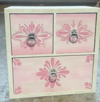 Custom Hand-Painted Wooden Jewelry Chest – One of a Kind Size (Estimated): • Height: 5–6 inches • Wi...