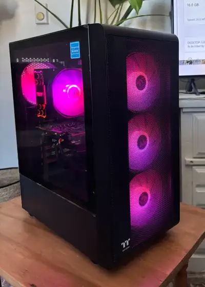 Specs: • CPU: Ryzen 5 3600X (6 Cores / 12 Threads) . Darkflash z4 pro mist cooler (new ) • GPU: Zota...