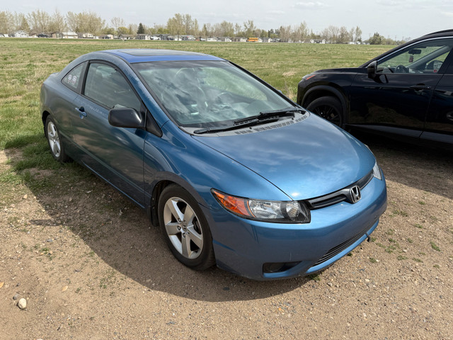 car for sale  in Cars & Trucks in Moose Jaw - Image 2