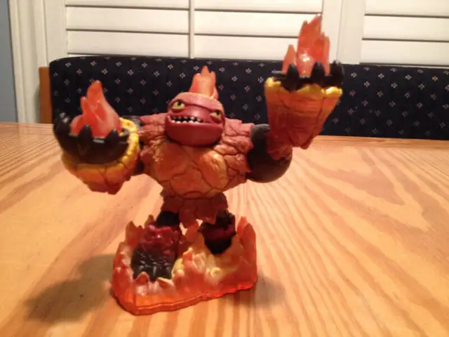 Series 2 - Skylanders Giants figures in Nintendo DS in Markham / York Region - Image 5