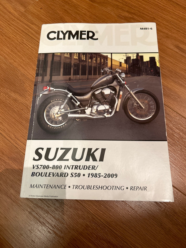Manuel Suzuki Intruder 800 dans Pièces et accessoires pour motos  à Longueuil/Rive Sud