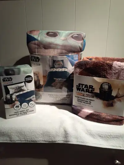 --Star wars " MANDALORIAN" series --Twin Comforter Full/Twin 72" x 86" ( $60 ) -- Micro Plush Blanke...