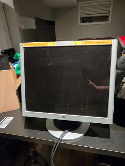 HP 19" DVI & Analog Monitor, View more