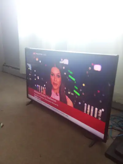 43"4k tv lg smart, View more