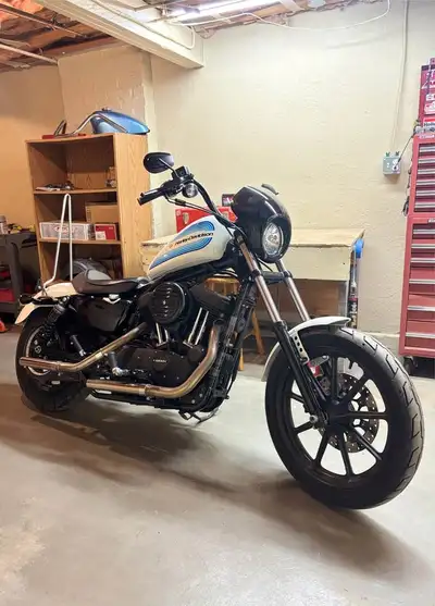Super clean, ONE lady owner Iron 1200 Sportster. You’ll be hard pressed to find a nicer example. Fue...