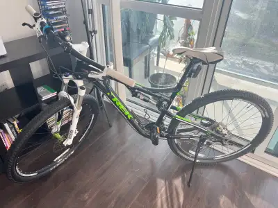 Always kept bike in condo Fresh Tune up ready to go . Trek Fuel EX Fuel EX 9.9 Highlights OCLV Carbo...