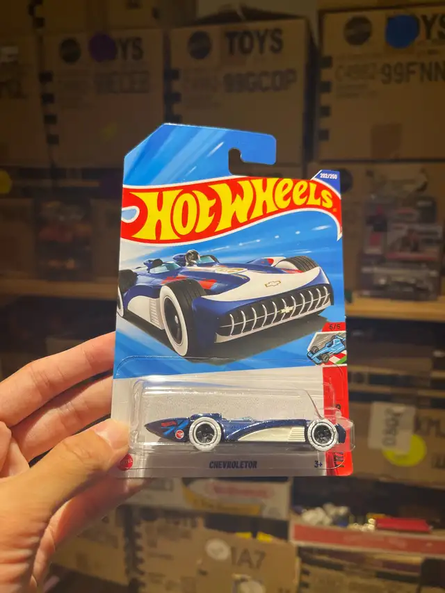 2025 Hot wheels TREASURE HUNT Chevroletor blue in Arts & Collectibles in Markham / York Region - Image 2