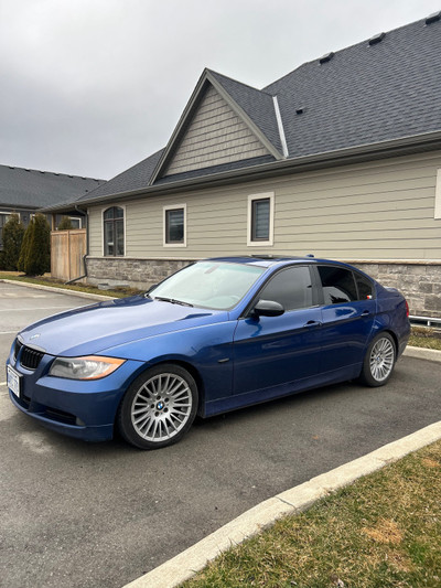 Extremely clean BMW 328i no rust!