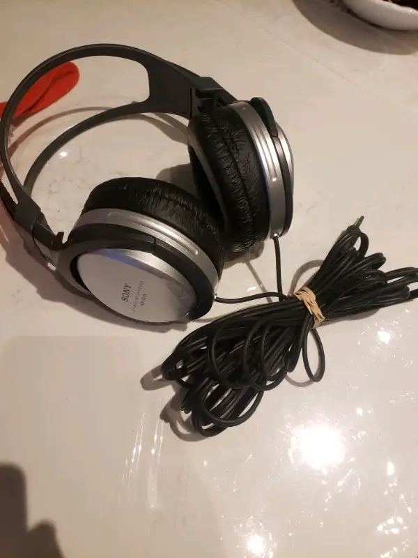 Sony MDR-XD100 Stereo Headphones 

 in Headphones in City of Toronto - Image 9