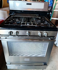 Frigidaire gas stove $700