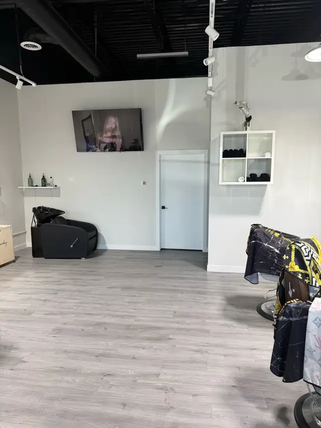 Chair rental for barbers and hairstylists $750 monthly  in Hair Stylist & Salon in Calgary - Image 2