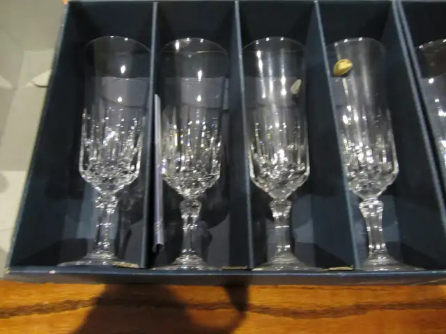 Cristal d'Arques 24% Pbo 4 1/4 oz Longchamp Lead Crystal Glasses in Kitchen & Dining Wares in Oakville / Halton Region - Image 3
