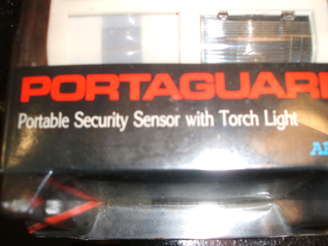 PORTABLE MOTION DETECTOR / ALARM / LIGHT in General Electronics in Oshawa / Durham Region