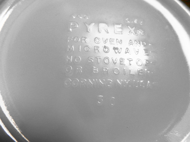 RARE ! PYREX # 443 COLONIAL MIST CINDERELLA  BOWL in Arts & Collectibles in Guelph - Image 3