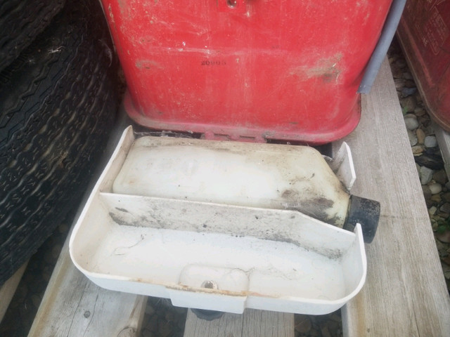 Honda Outboard boat motor gas fuel tanks in Boat Parts, Trailers & Accessories in Strathcona County - Image 4
