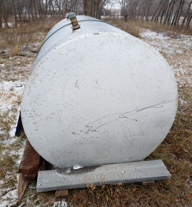 DIESEL FUEL TANK ON SKID AND STEEL CABLE TO TOW Heavy Equipment Parts