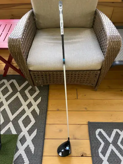 Wilson Staff D-9 Driver 10.5 degree, R flex, View more