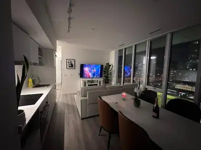 Room available in Downtown Toronto – Short or Long Term I currently live alone in the apartment and...