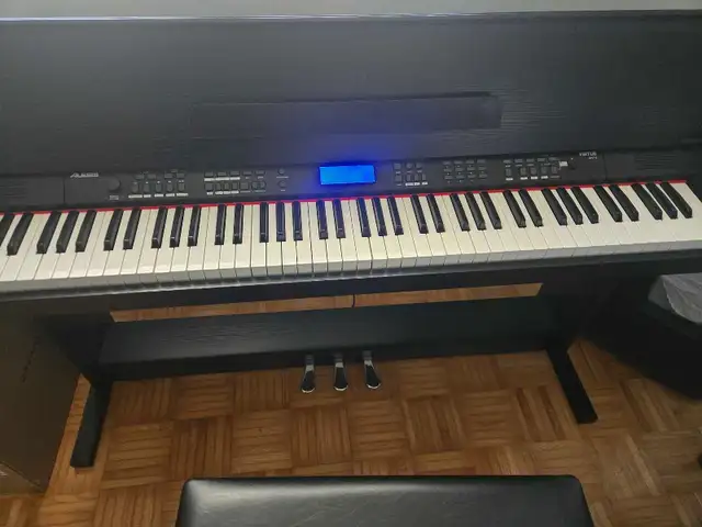 Piano à vendre in Pianos & Keyboards in Laval / North Shore - Image 3