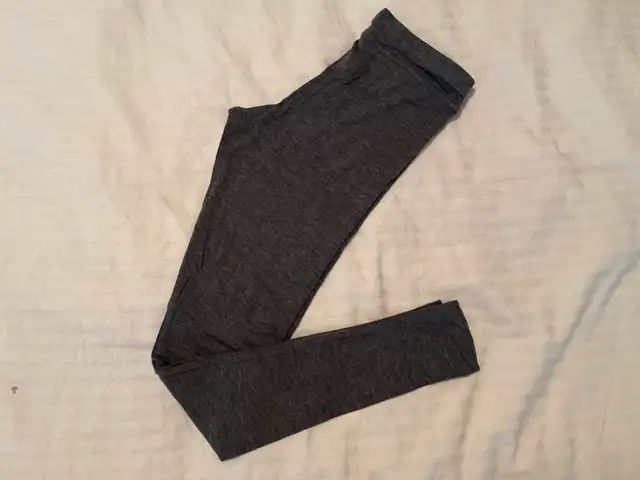 Grey soft comfortable Leggings in Women's - Bottoms in City of Toronto - Image 3