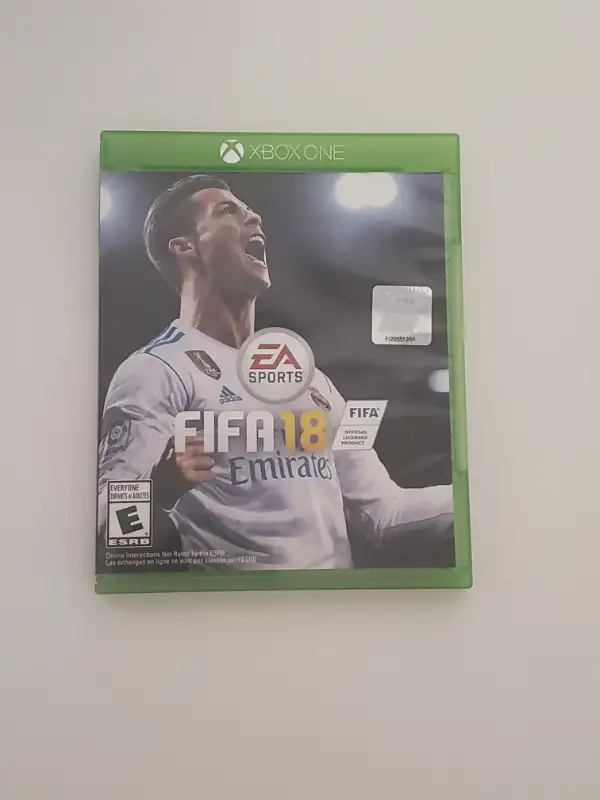 EA Sports FIFA 18 (Extremely Minor Case Wear) (Xbox One) (Used) in XBOX One in Kitchener / Waterloo - Image 2