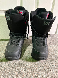 Adult size 8 Snowboard Boots