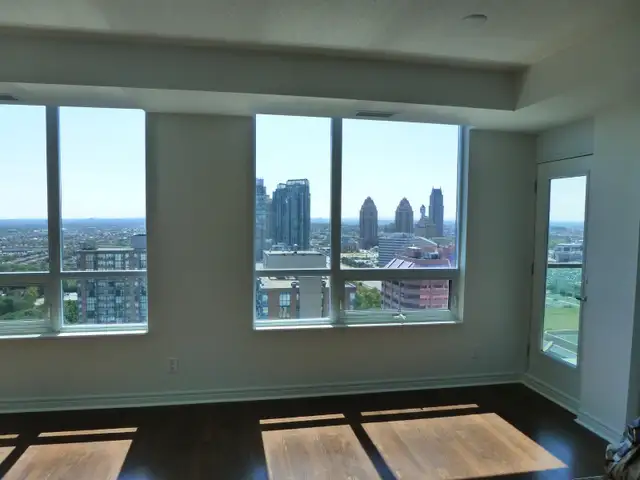 Apartment Condo 1 bedroom wide suite Square One-rare, exquisite632517629991691225
