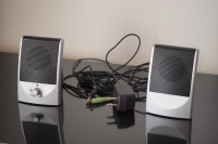 Haut-parleurs d'ordinateur - Computer speakers