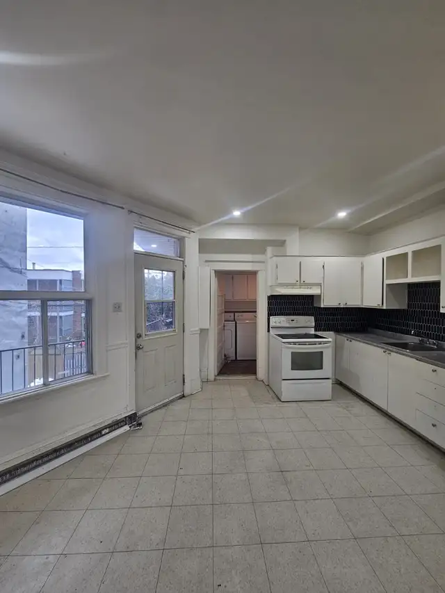 4 1/2 apartment for rent 2nd Floor Rosemont