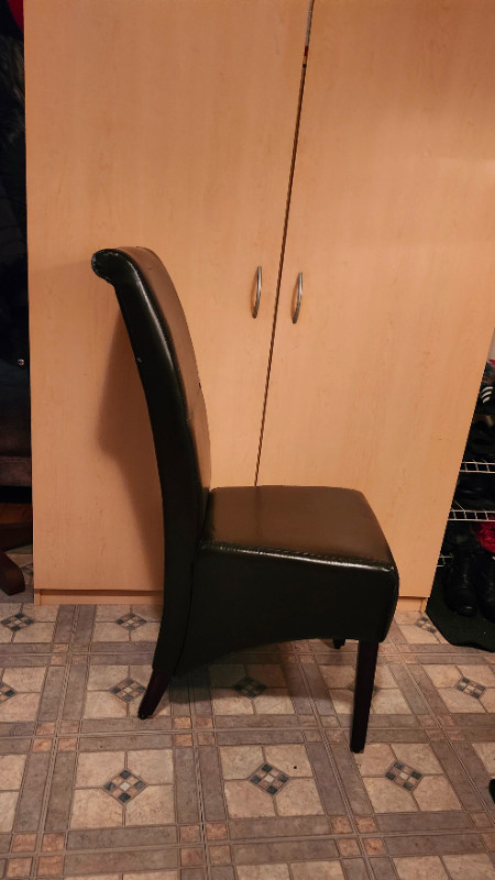 4 chaises parson avec pattes ajustables dans Mobilier de salle à manger et cuisine  à Ville de Montréal - Image 2