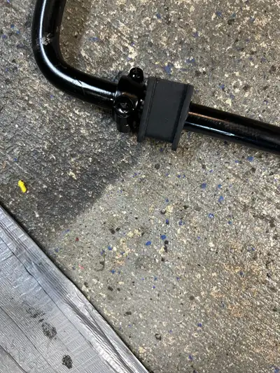 Like new , rear sway bar for MGB yrs 1962 to 1979 these rear bars are rare ! New they cost over 200$...
