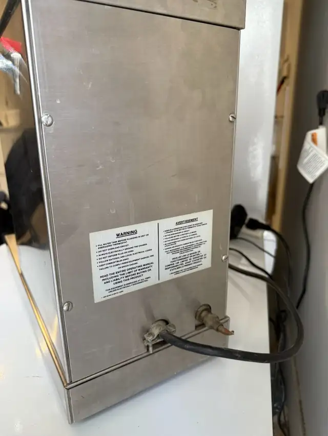 Cafetière pour restaurant/ Cafetière commerciale BUNN Omatic in Other in Laurentides - Image 4