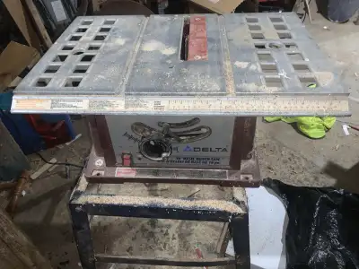 I'm selling a Delta table saw, a reliable tool for any woodworking enthusiast. This saw is a 10-inch...