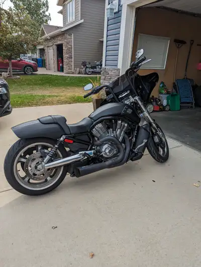 1250 cc V twin liquid cooled engine Vance and Hines pipes Ape hanger handle bars w/ batwing fairing...