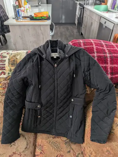 Liz Claiborne women's jacket. Black quilted design. Size small. Detachable hood. Light - good for fa...