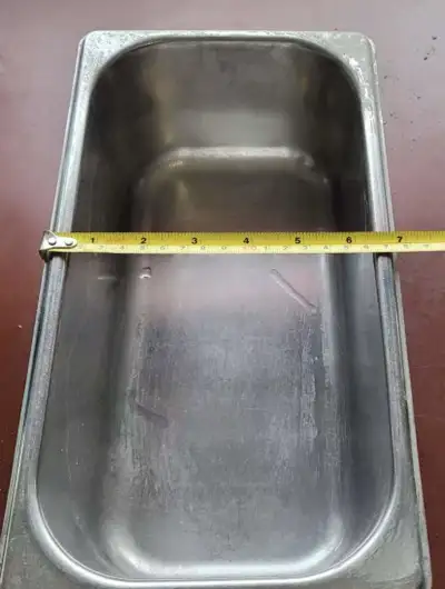 Plateau pour aliments à vendre - 10$ Récipient en acier inoxydable, bonne qualité, sans couvercle Di...