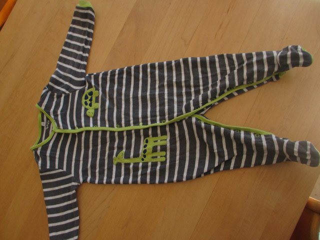Pyjama ligné pour bébé 12 mois (C88) dans Vêtements - 12 à 18 mois  à Ville de Montréal - Image 2