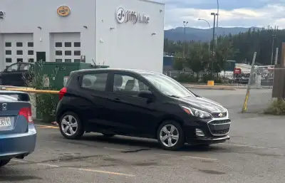 2021 Shevy spark with 40k km Manual!, if you don’t know how to drive it, it has a feature that helps...