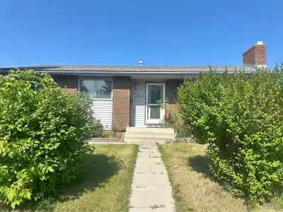 3 bedroom Upper Floor Suite in Rundle for Rent