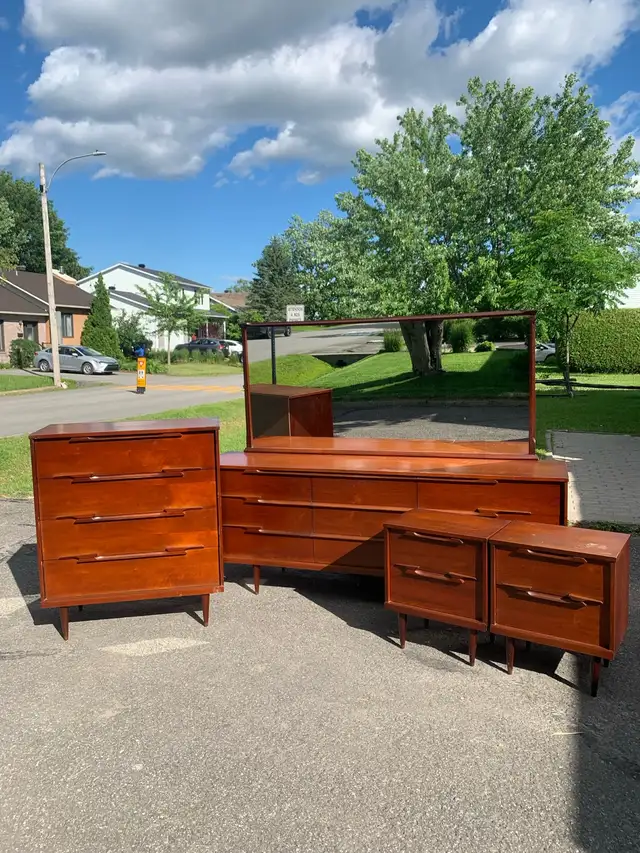 Rare ensemble de chambre Viscol, modèle 417, 1961-1962 in Dressers & Wardrobes in Lanaudière - Image 2