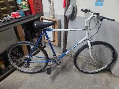 Velo sport de montagne 15 vitesses roues 26po cadre 22po, View more