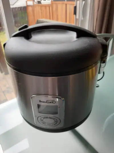 Beaumark Deluxe Digital Rice Cooker, View more