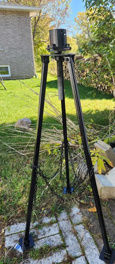 Trepieds solide en acier peint avec chaine