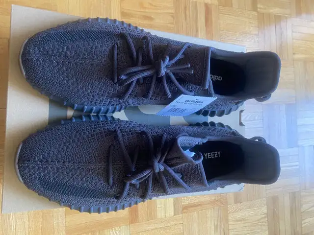 Adidas Yeezy 350 Boost in Men's Shoes in City of Toronto - Image 2