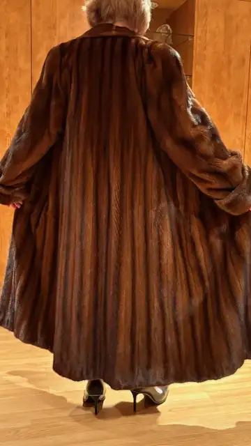 BEAUTIFUL MINK FUR COAT, View more