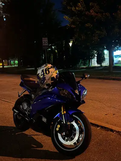 Selling my R6 bike is ready for season new oil, new chain, new tires, and battery changed 5-6 months...