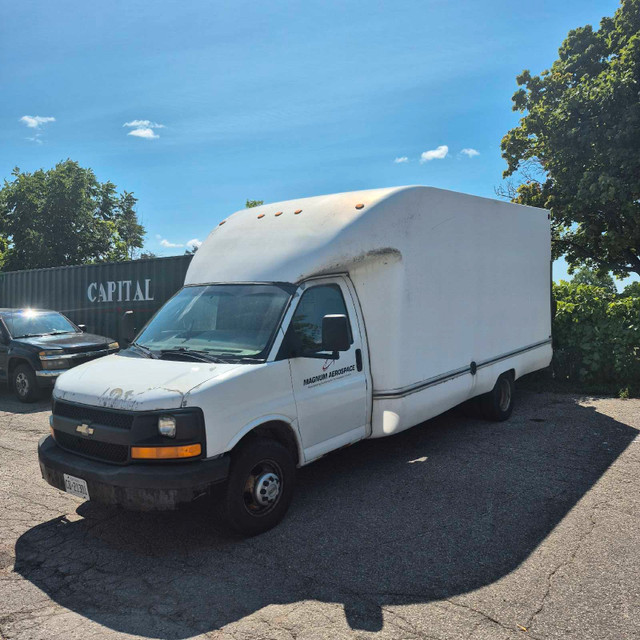 2004 cube truck in Cars & Trucks in Peterborough - Image 2